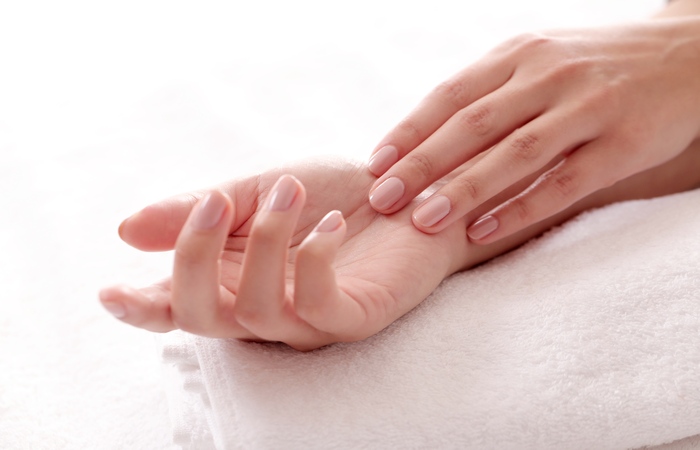 Rewitalizacja skóry dłoni, sposób na piękne dłonie.